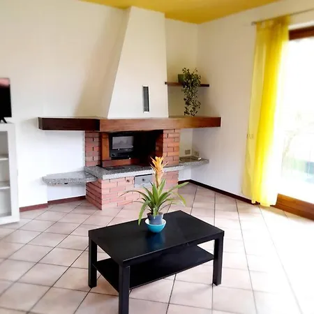 Il Vecchio Kiwi - House With Private Garden Oleggio Castello