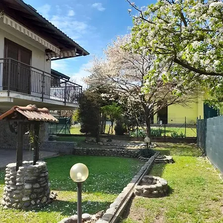 Casa de Férias Il Vecchio Kiwi - House With Private Garden Oleggio Castello
